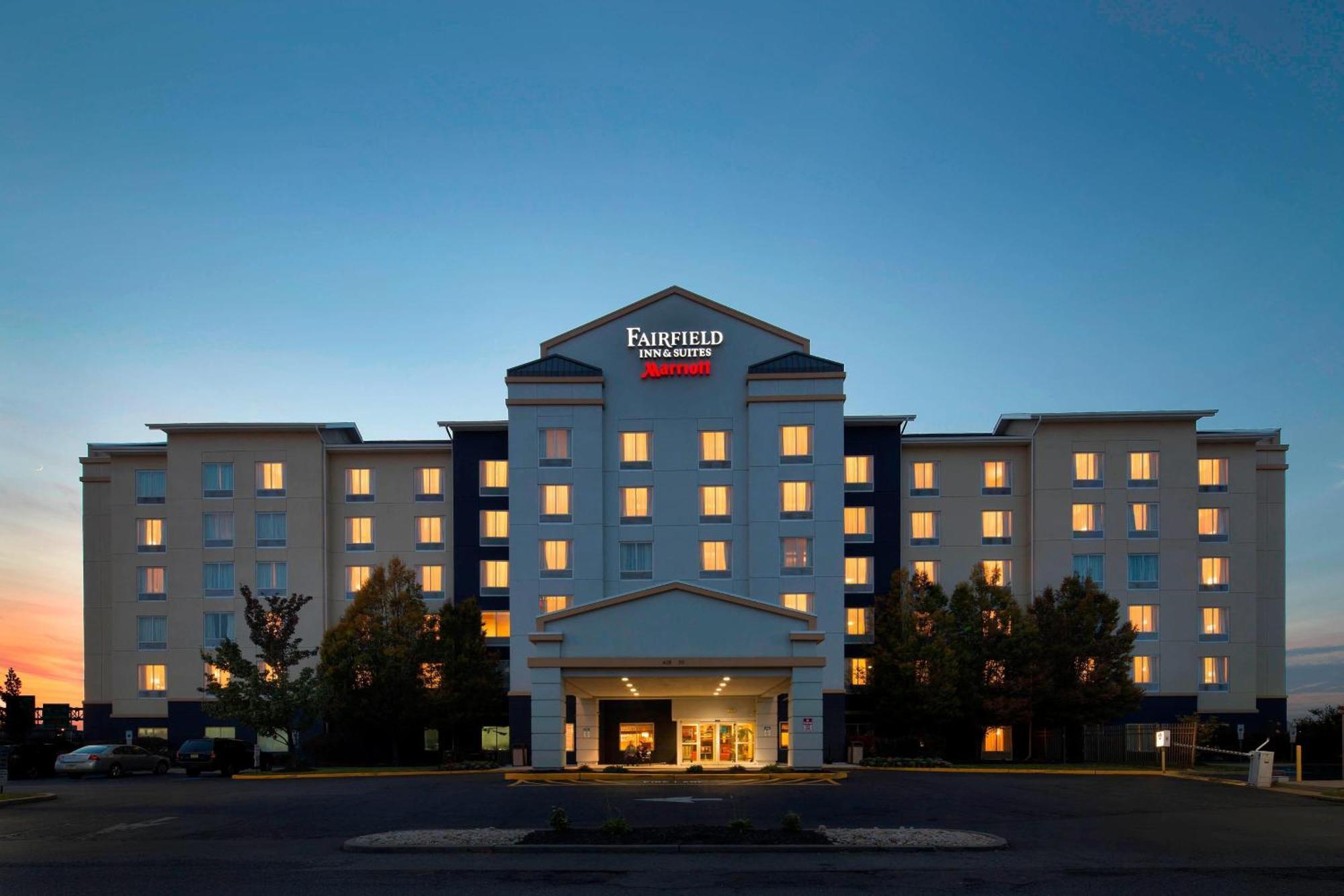 Fairfield Inn & Suites By Marriott Newark Liberty International Airport Exterior photo