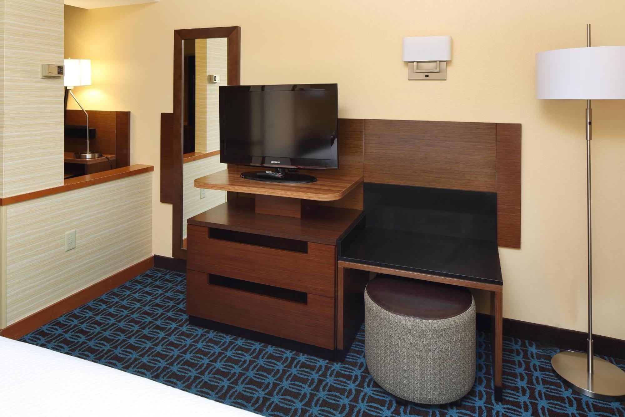 Fairfield Inn & Suites By Marriott Newark Liberty International Airport Exterior photo