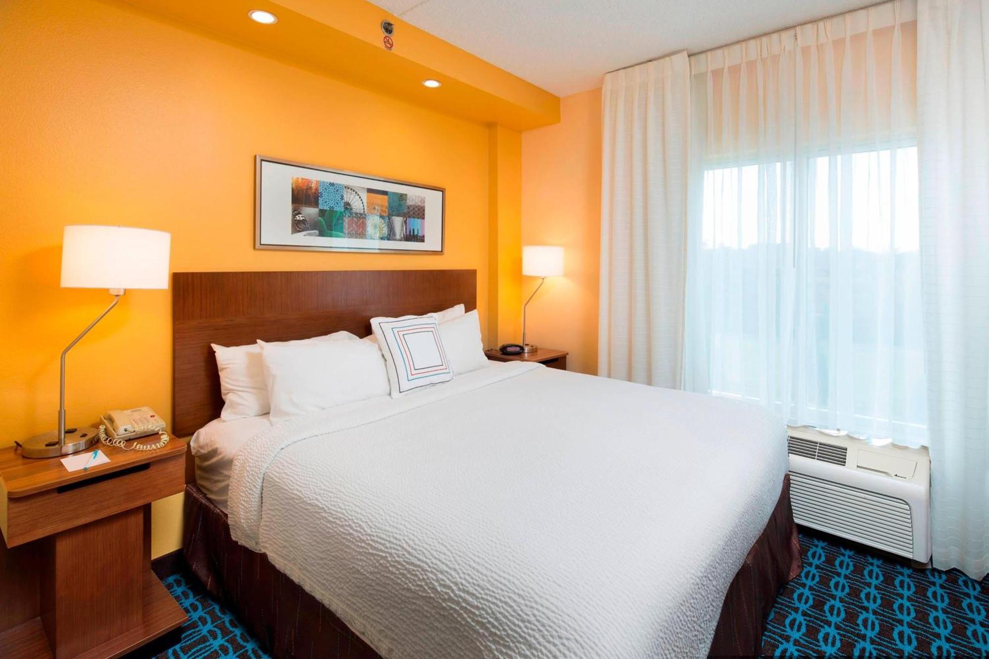 Fairfield Inn & Suites By Marriott Newark Liberty International Airport Exterior photo